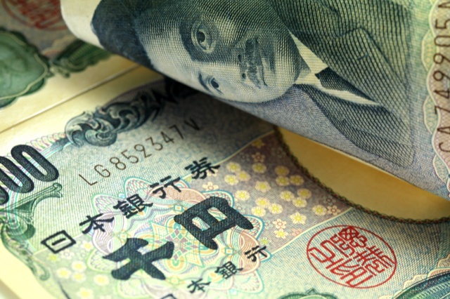 日本央行不及市场预期的“鹰派”，市场继续看空日元和日债-公闻财经